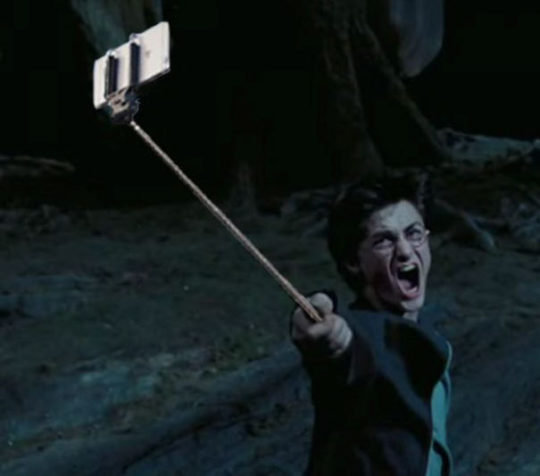 guns-replaced-with-selfie-sticks-3-573b19c093013__605