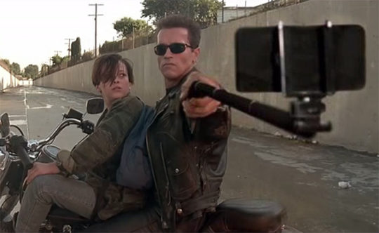 guns-replaced-with-selfie-sticks-30