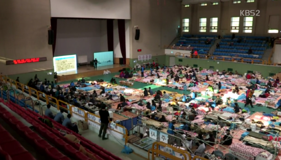 세월호 자원봉사 후기: 1. 체육관의 처절한 기다림
