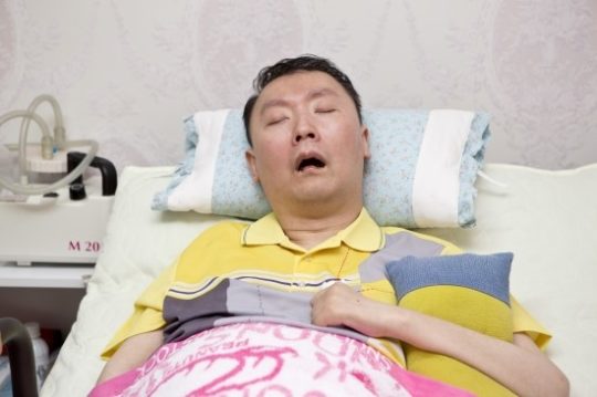 올해 서른일곱 살이 된 민석씨는 20년 넘게 병과 싸우고 있다.
