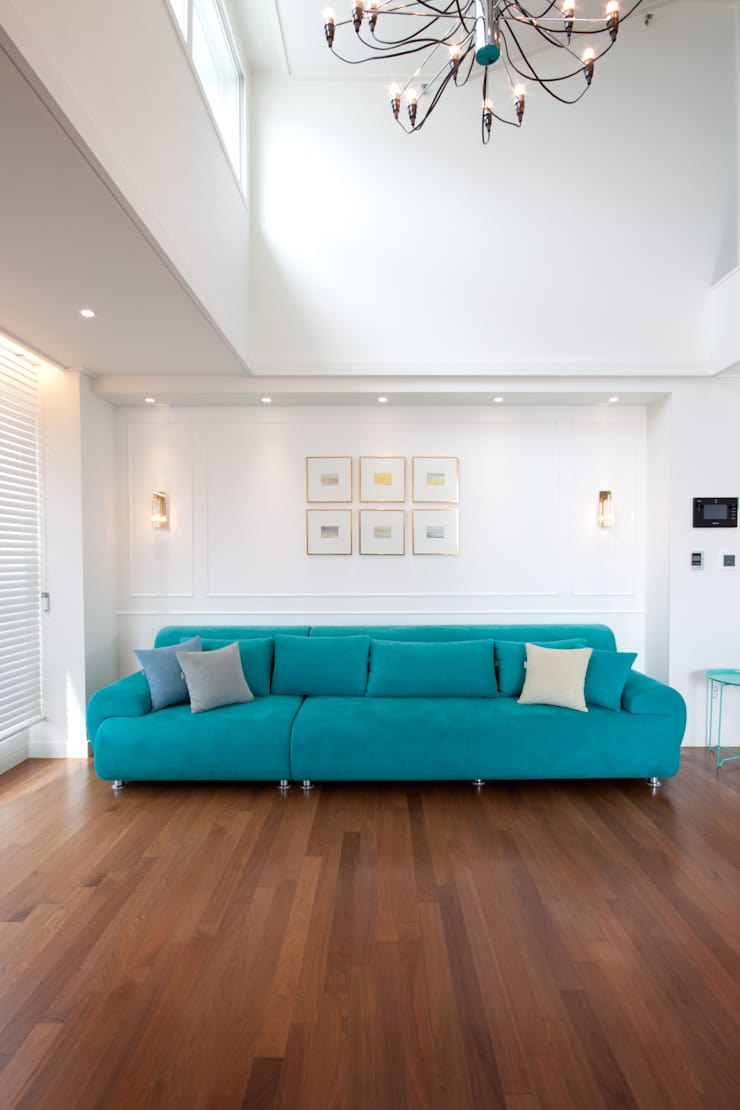 평범한 나의 집에 도전하고싶은 컬러 - 전주 인테리어 효자동 휴먼시아 아이린 아파트: 디자인투플라이의 거실