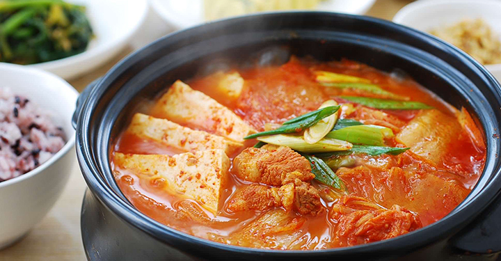 엄마를 이해할 수 없어서 먹는 김치찌개 | ㅍㅍㅅㅅ